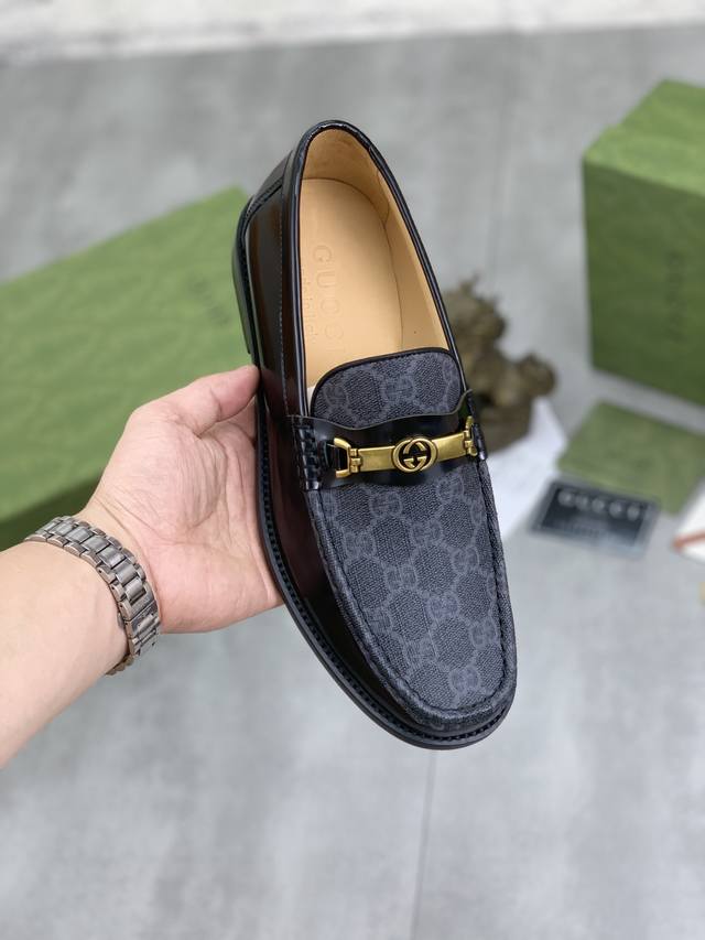 工厂价 实价高版本 原版古驰新款皮鞋 品牌： Gucci 古奇 标准码：38-45 等级：官网同款 原单品质 材料：原版小牛皮 水染牛皮内里 原版大底 款式类别